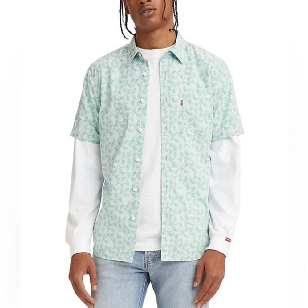 NWT-Levi's | Starlight Blue Swirly Florals Pocket Short-Sleeve Button-Up - Men - Picture 1 of 8